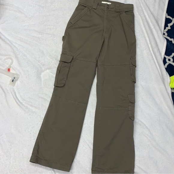 A&F Like New Olive Green Highrise Cargo Carpenter Pants size 4/27 - Picture 6 of 10